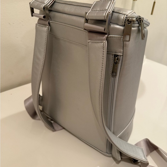 Corkcicle Metallic Gray Insulated Backpack - Picture 4 of 5